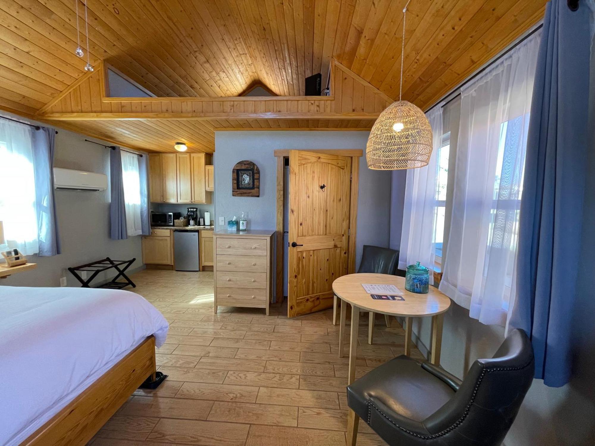 Willow Street Cottages Блафф Екстер'єр фото